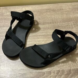 Teva sandals women’s size 8 used twice